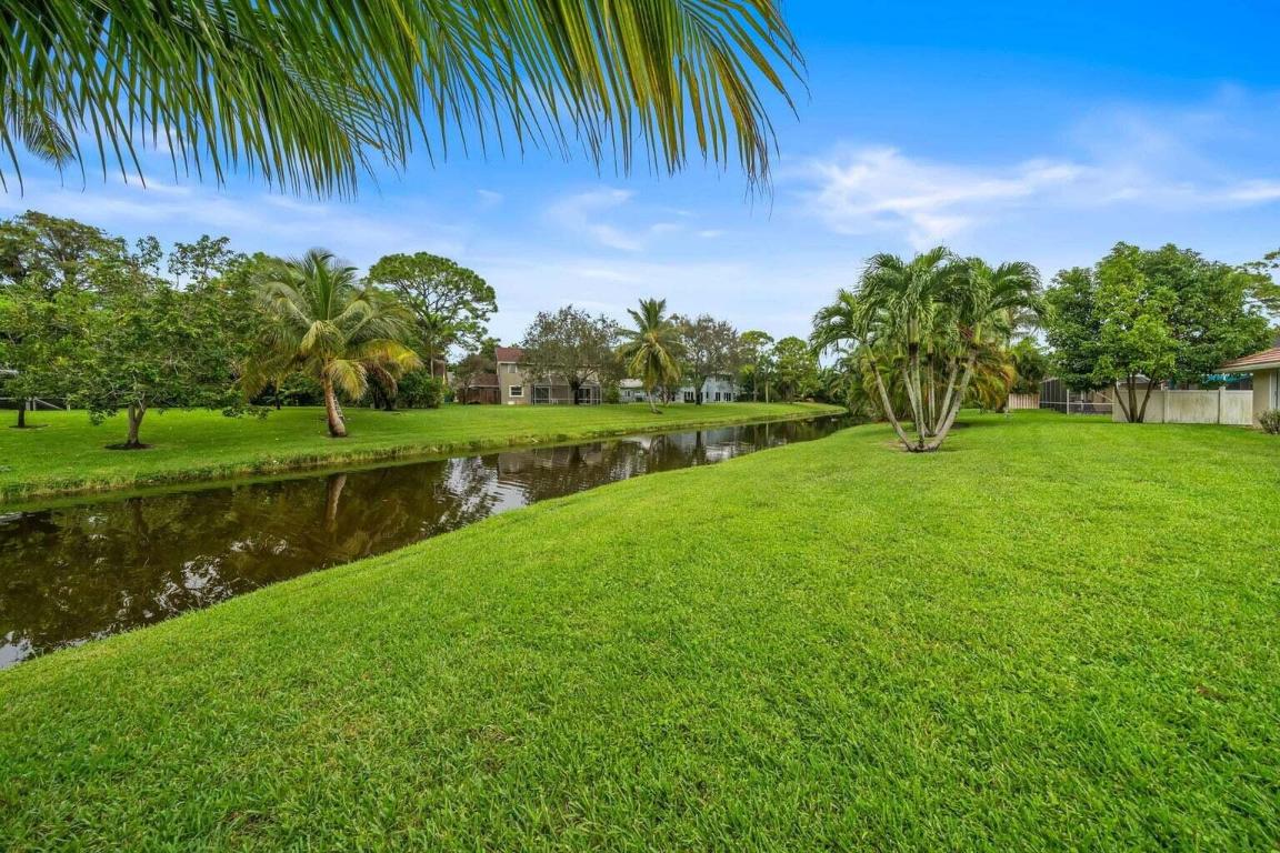 GREENVIEW SHORES 1 OF WELLINGTON - Residential Lease