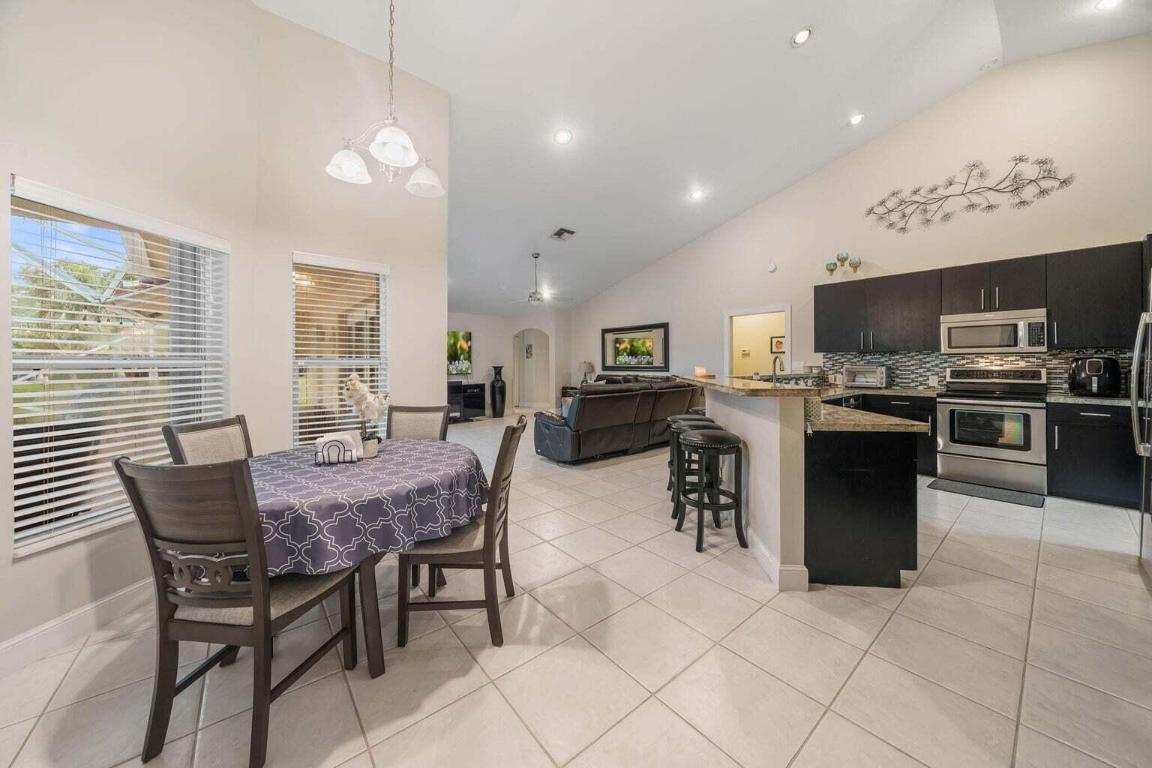 GREENVIEW SHORES 1 OF WELLINGTON - Residential Lease