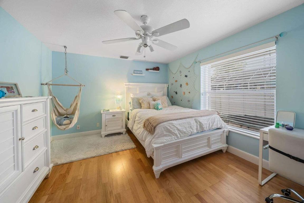 GREENVIEW SHORES 1 OF WELLINGTON - Residential Lease