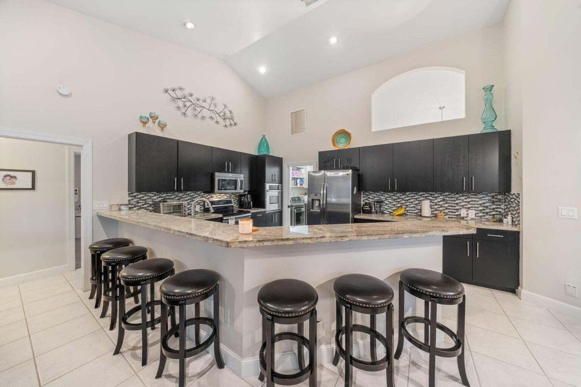 GREENVIEW SHORES 1 OF WELLINGTON - Residential Lease