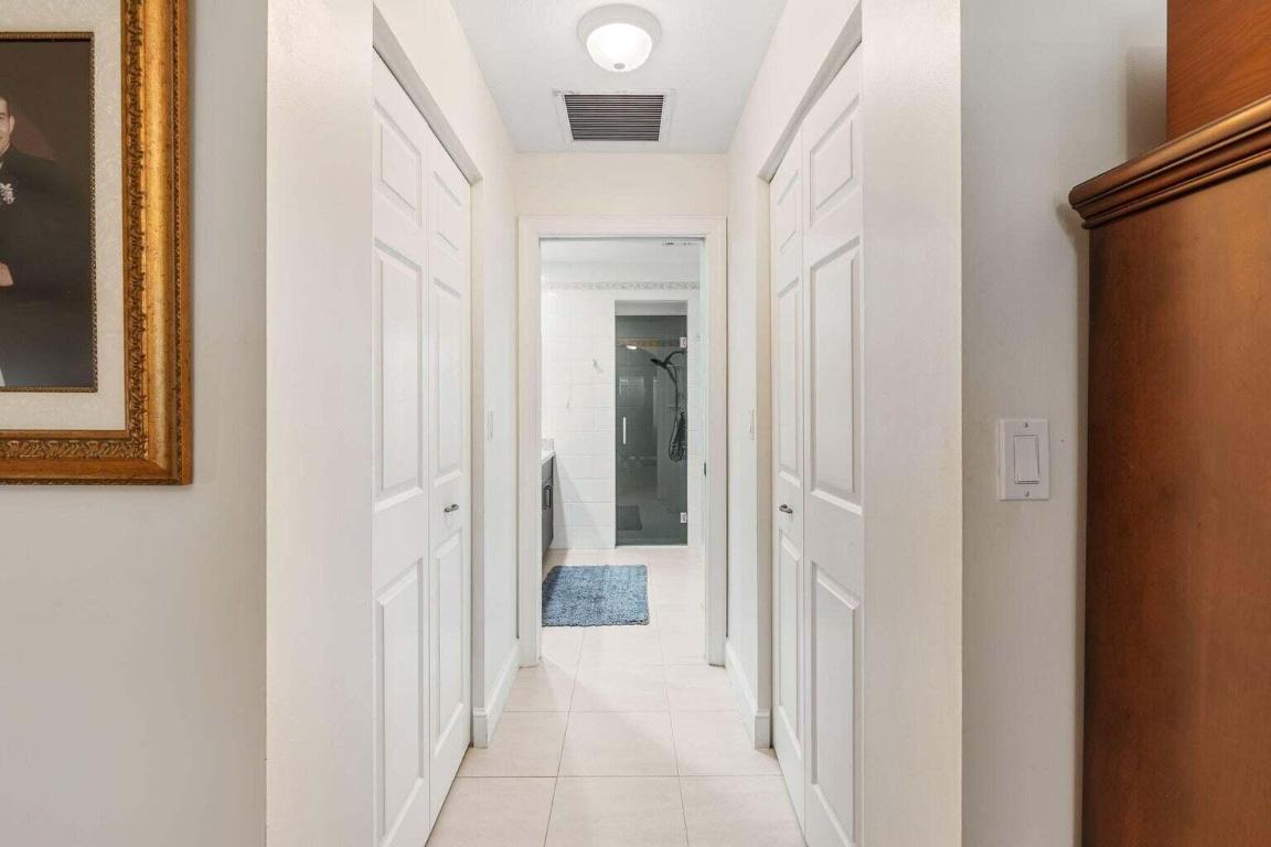 GREENVIEW SHORES 1 OF WELLINGTON - Residential Lease