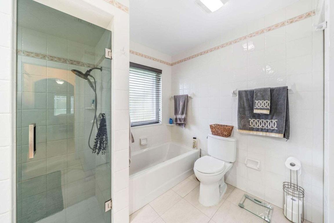 GREENVIEW SHORES 1 OF WELLINGTON - Residential Lease