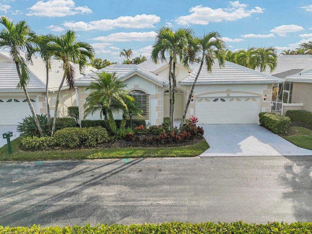 Photo of 292 Canterbury Drive, Palm Beach Gardens, FL 33418 (MLS # F10540259)