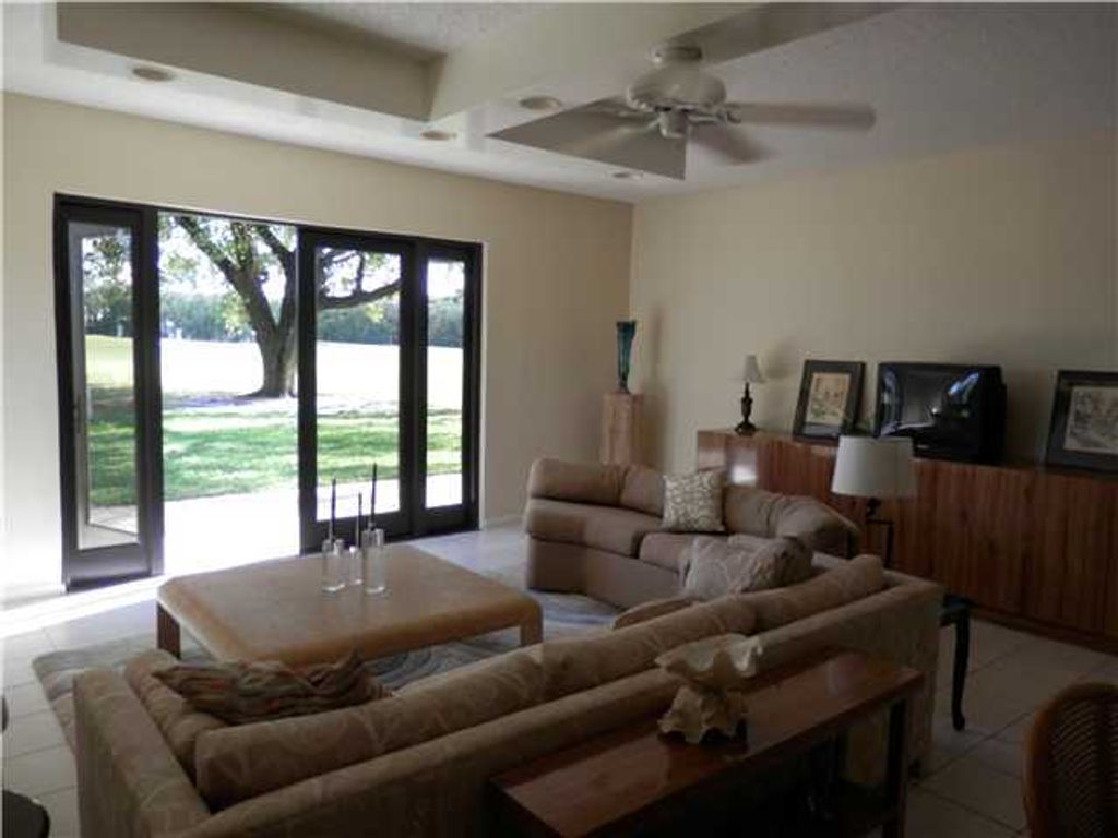 Photo of 830 Greensward Court #115-H, Delray Beach, FL 33445 (MLS # R11116988)