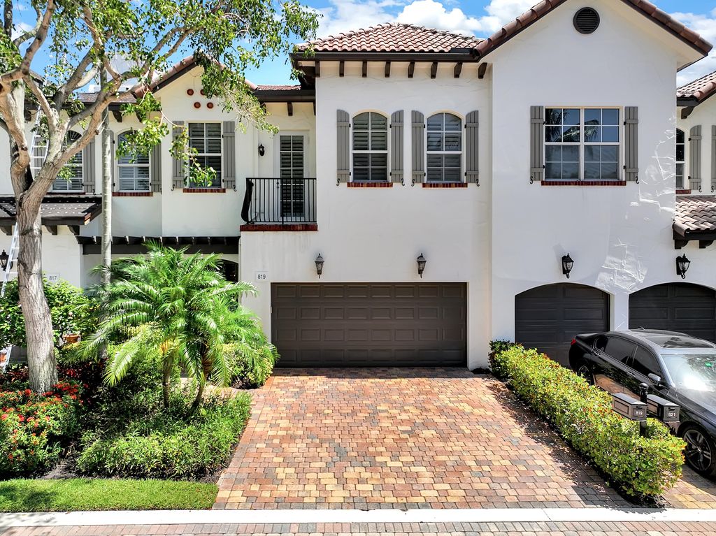 Photo of 819 Estuary Way, Delray Beach, FL 33483 (MLS # R10809888)