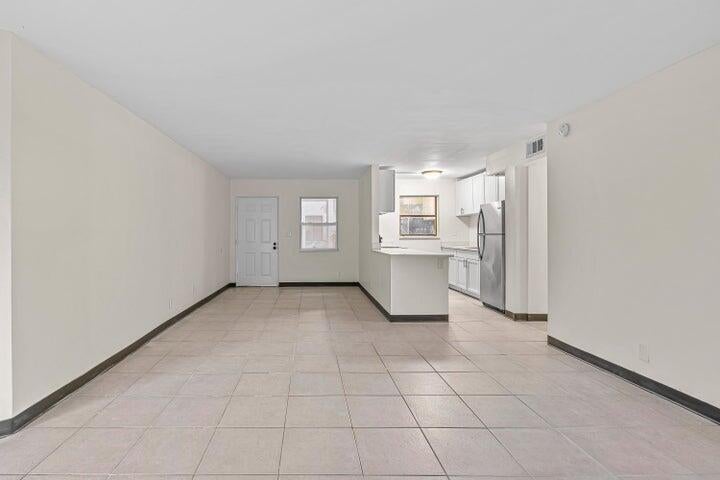 View photos, virtual tours, details... 1880 N Congress Avenue 104
