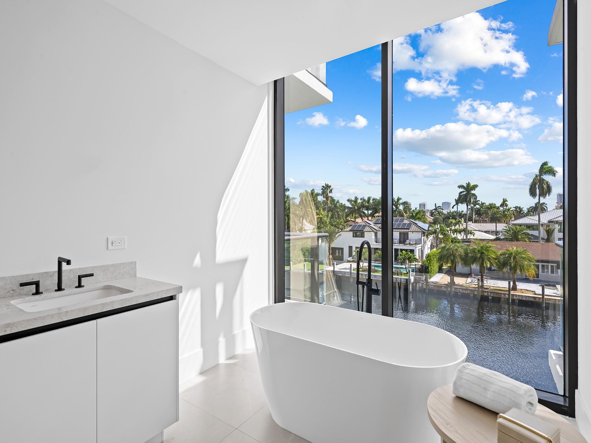 160 Marina Bay - Residential