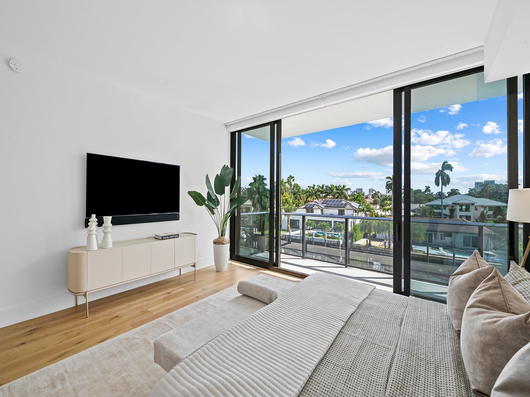 160 Marina Bay - Residential