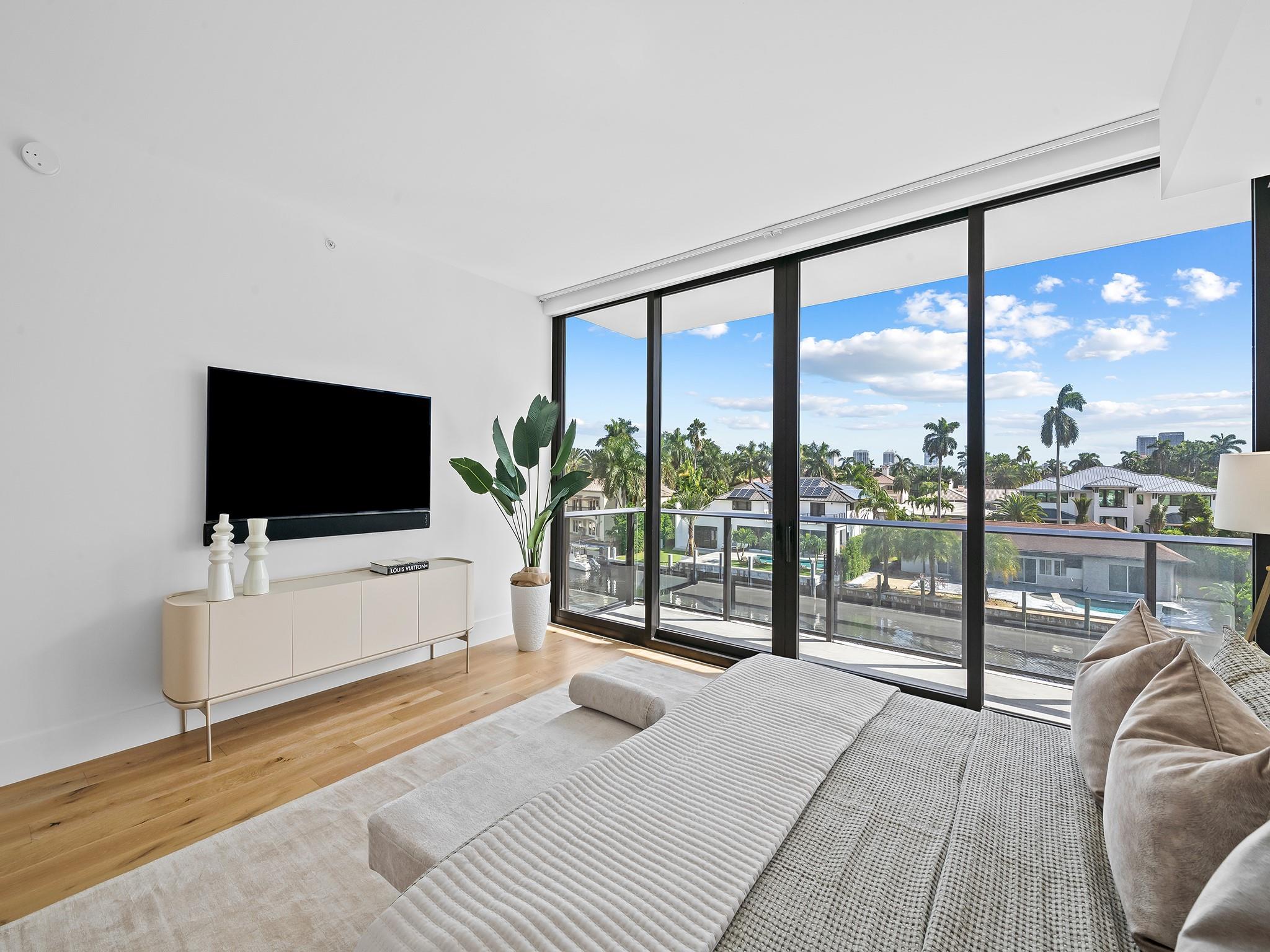 160 Marina Bay - Residential