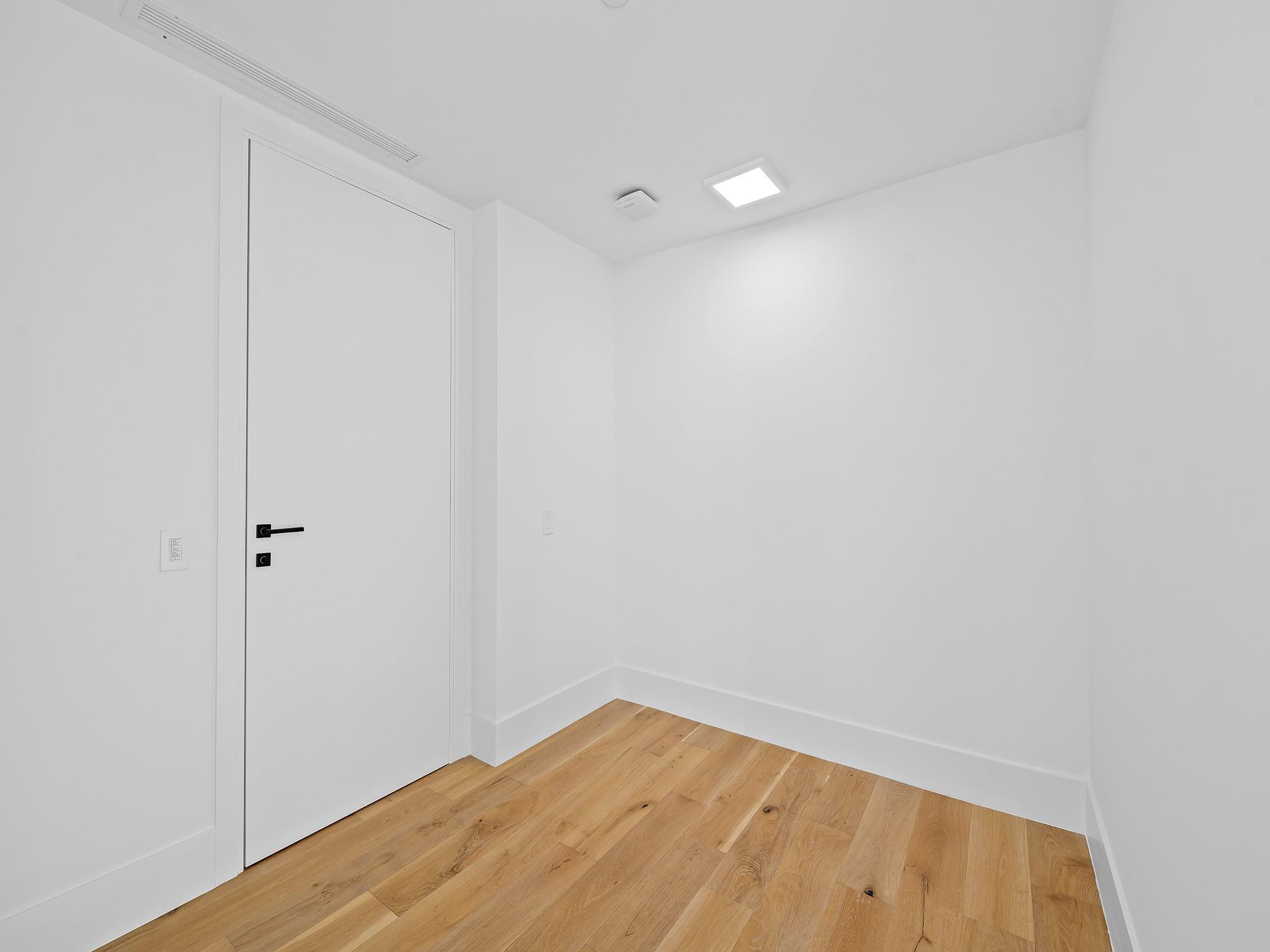 160 Marina Bay - Residential