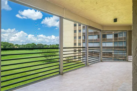7200 Radice Ct Unit 309, Lauderhill, FL MLS: F10492788