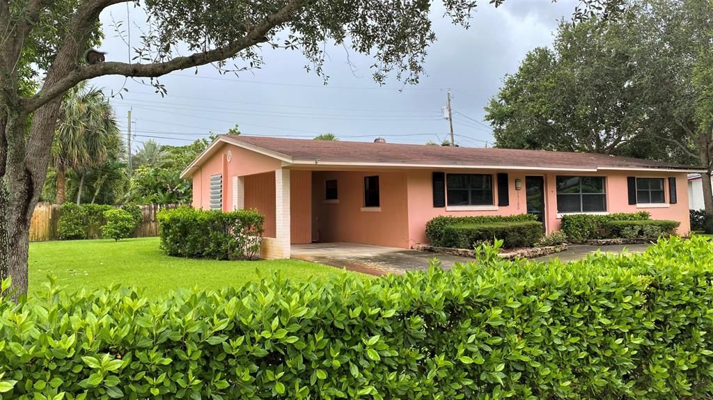 Photo of 15100 Jamaica Drive, Palm Beach Gardens, FL 33410 (MLS # R10706976)