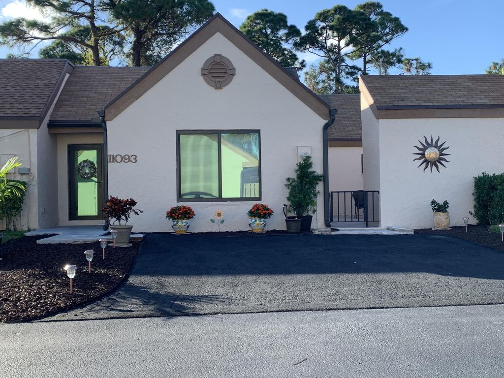 Photo of 11093 Nutmeg Dr. Drive, Palm Beach Gardens, FL 33418 (MLS # R10869703)