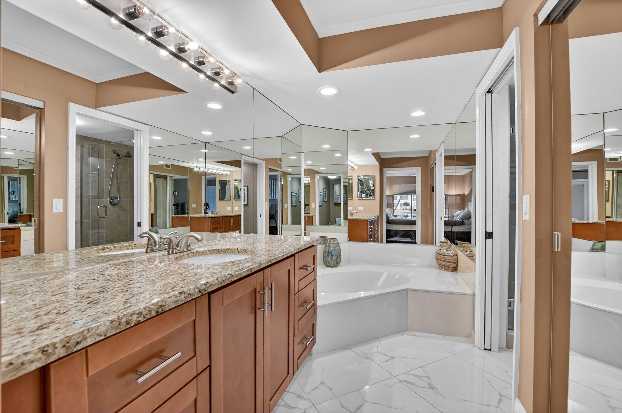 GLENEAGLES CONDO VI - Residential