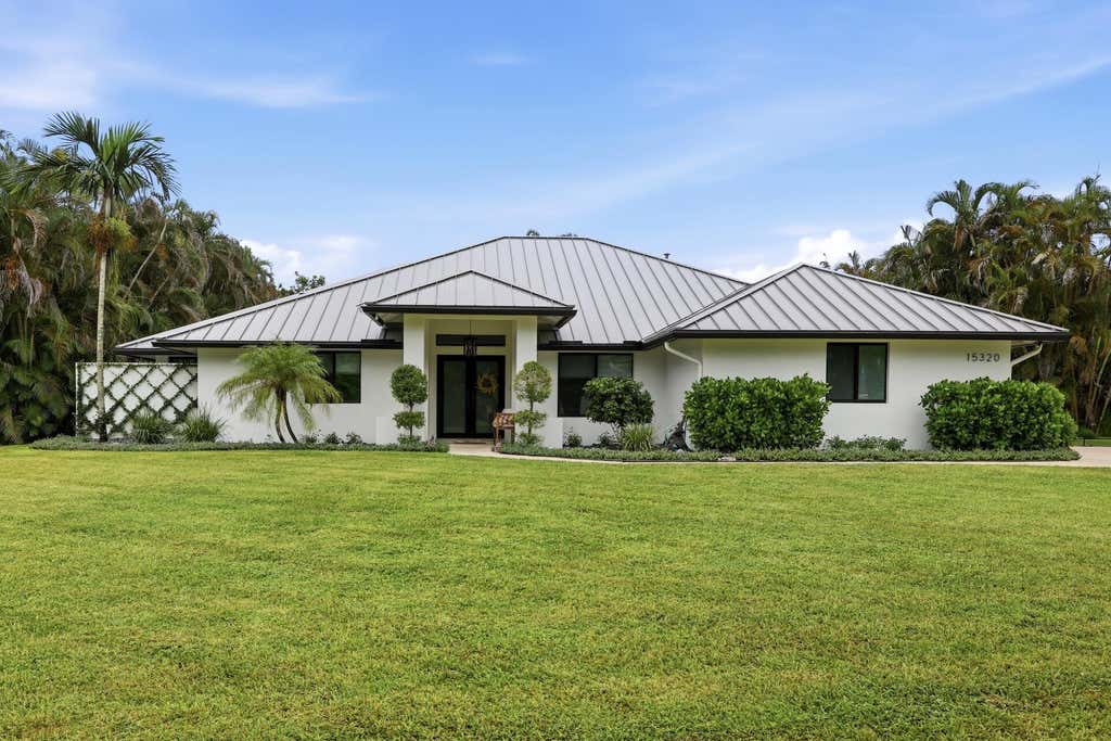 Photo of 15320 Softwood Court, Wellington, FL 33414 (MLS # B26069001)