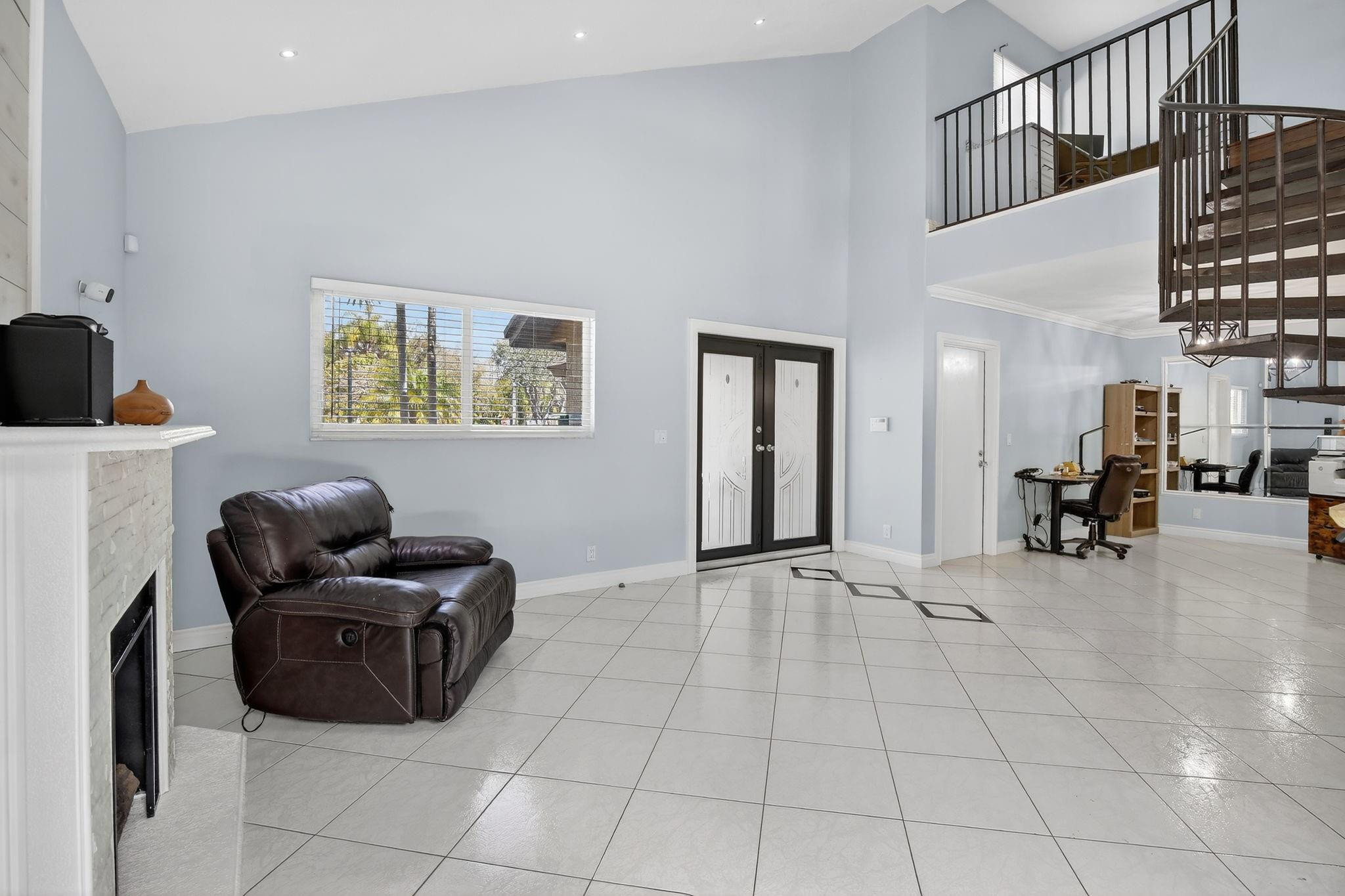 Beaumont 106-11 B - Residential