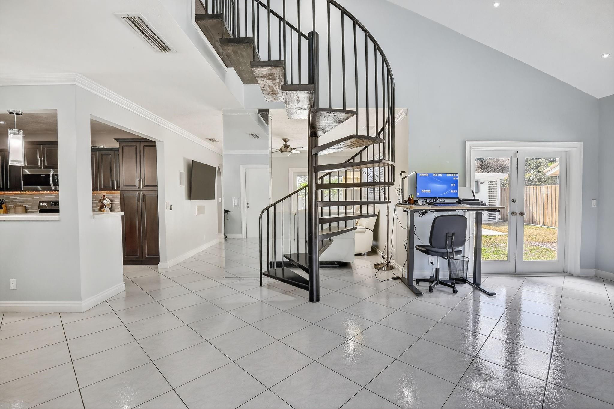 Beaumont 106-11 B - Residential