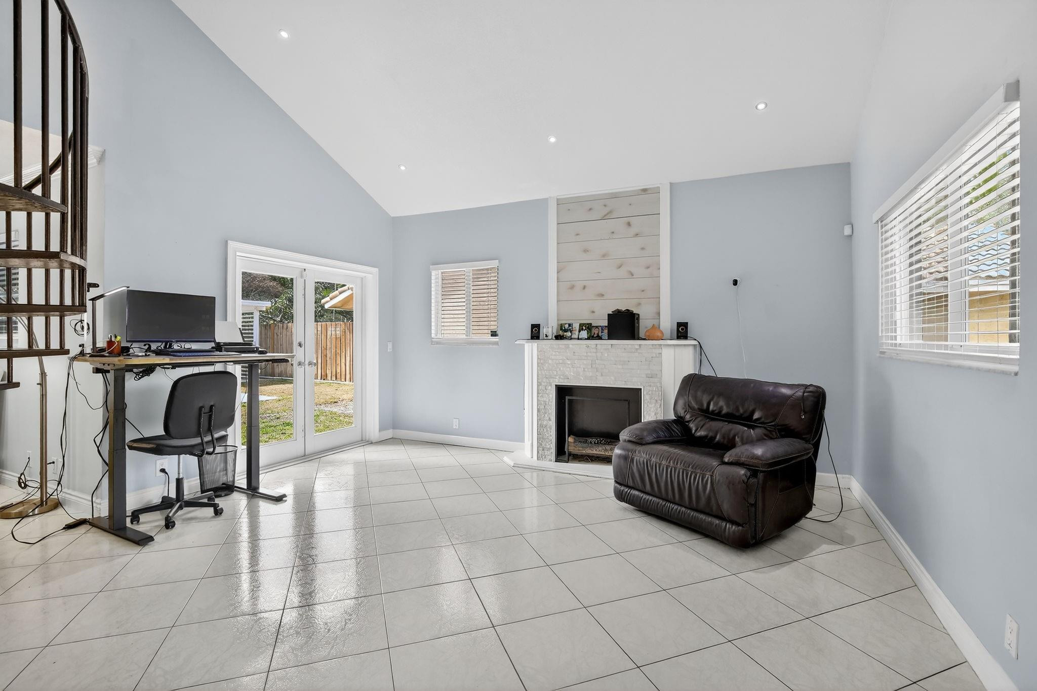 Beaumont 106-11 B - Residential