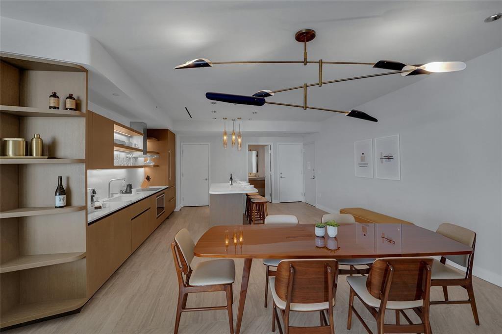 Four Seasons - Residential