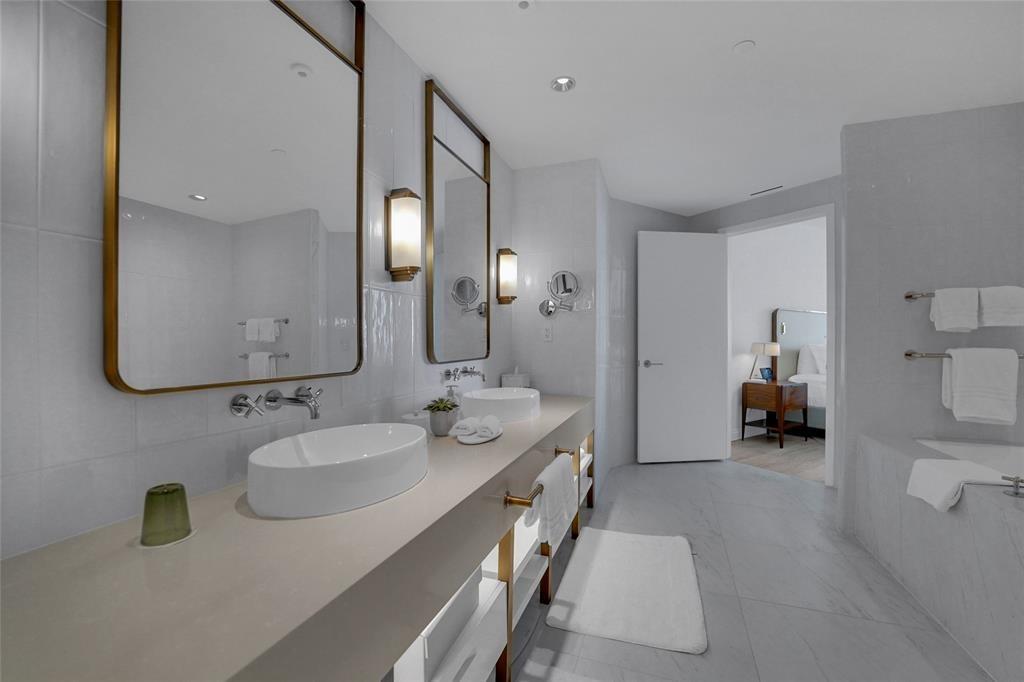 Four Seasons - Residential