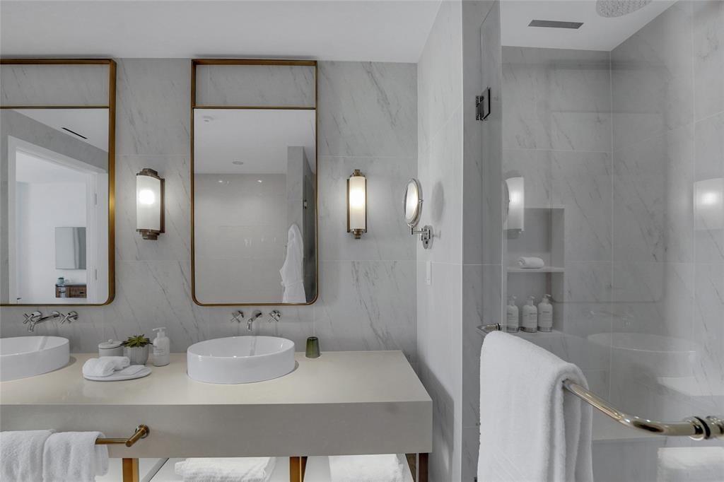 Four Seasons - Residential