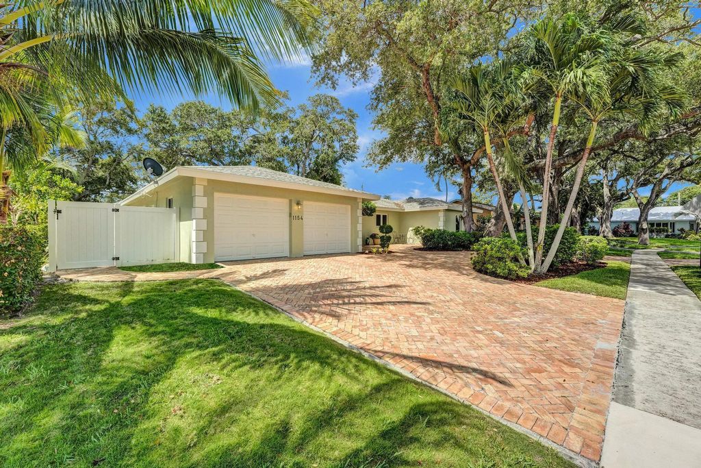 Photo of 1154 SW 2nd Street, Boca Raton, FL 33486 (MLS # R11048635)