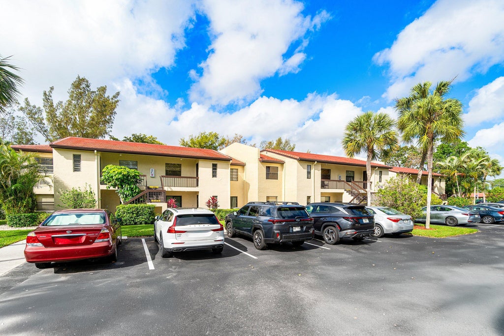 Photo of 8320 CASA DEL LAGO #D, Boca Raton, FL 33433 (MLS # B26090950)
