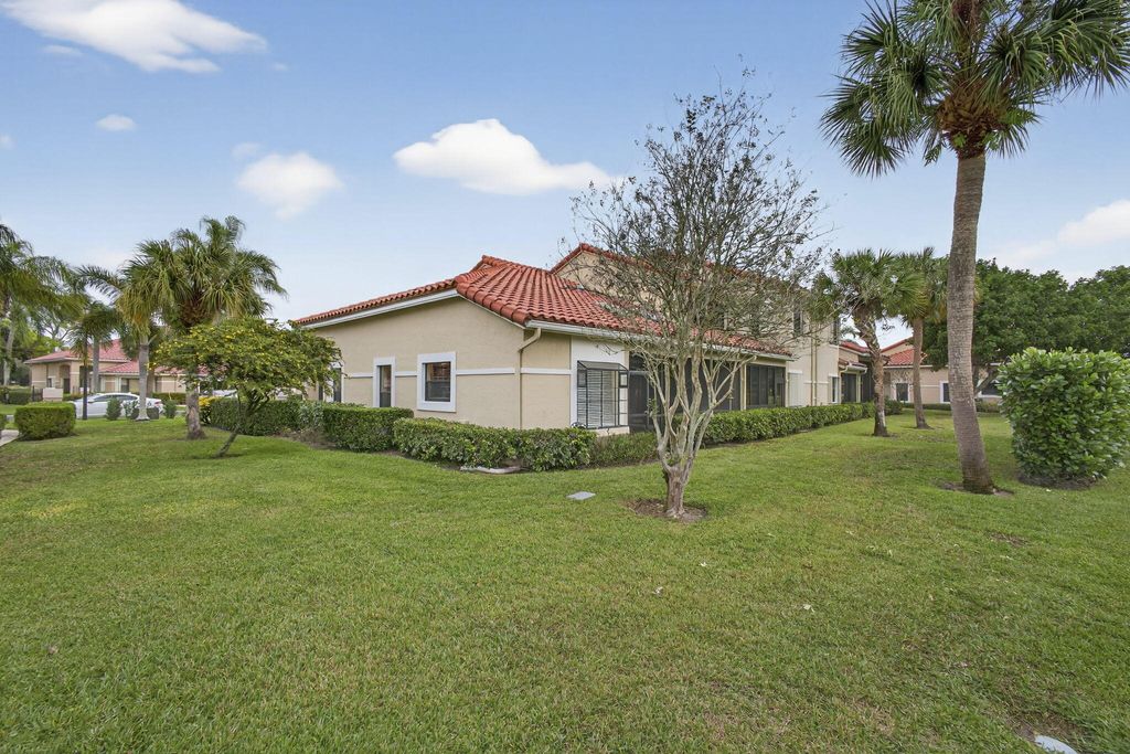 Photo of 908 Windermere Way, Palm Beach Gardens, FL 33418 (MLS # R11149095)