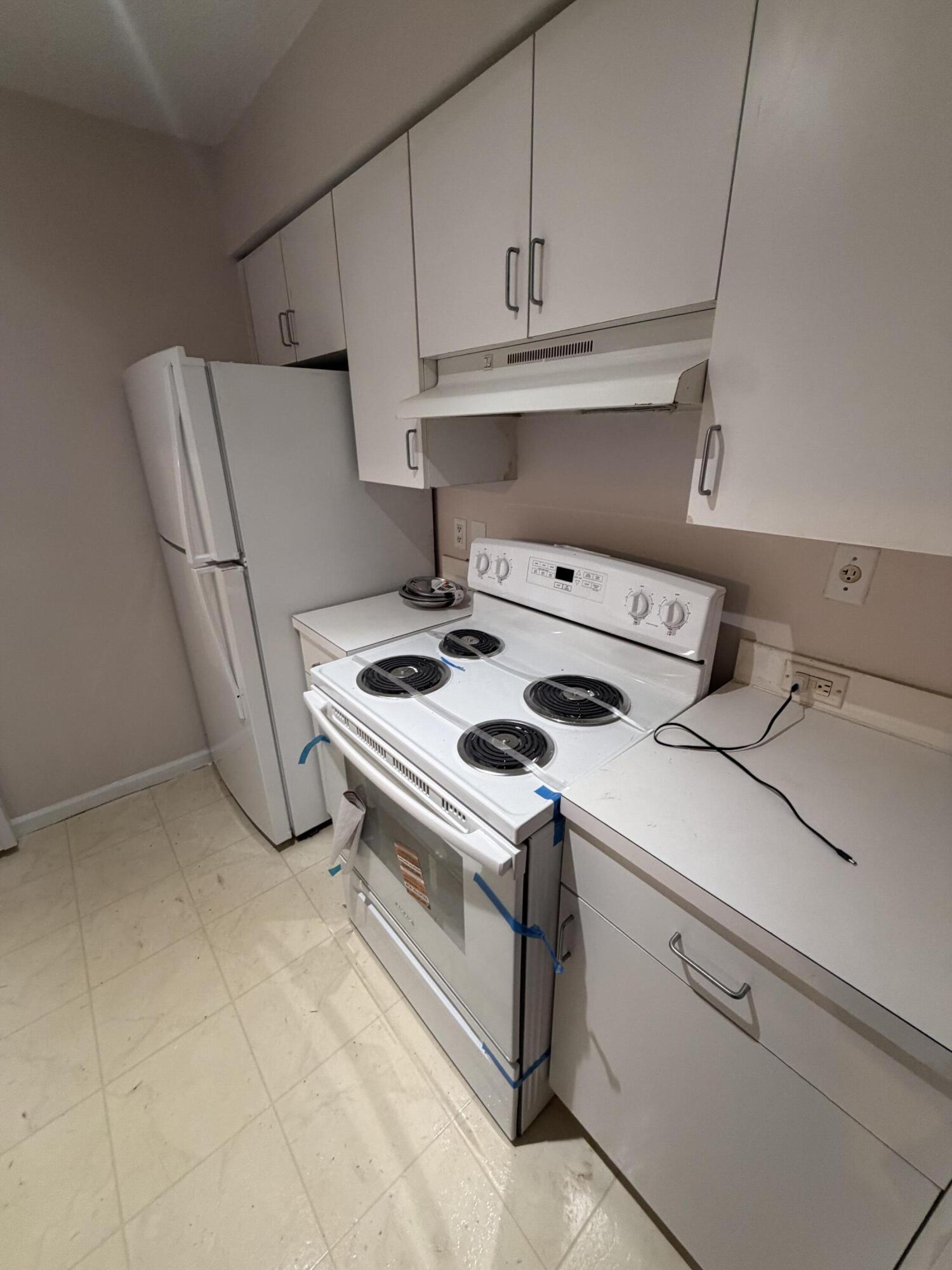 EL-AD ENCLAVE AT MIRAMAR CONDO - Residential Lease