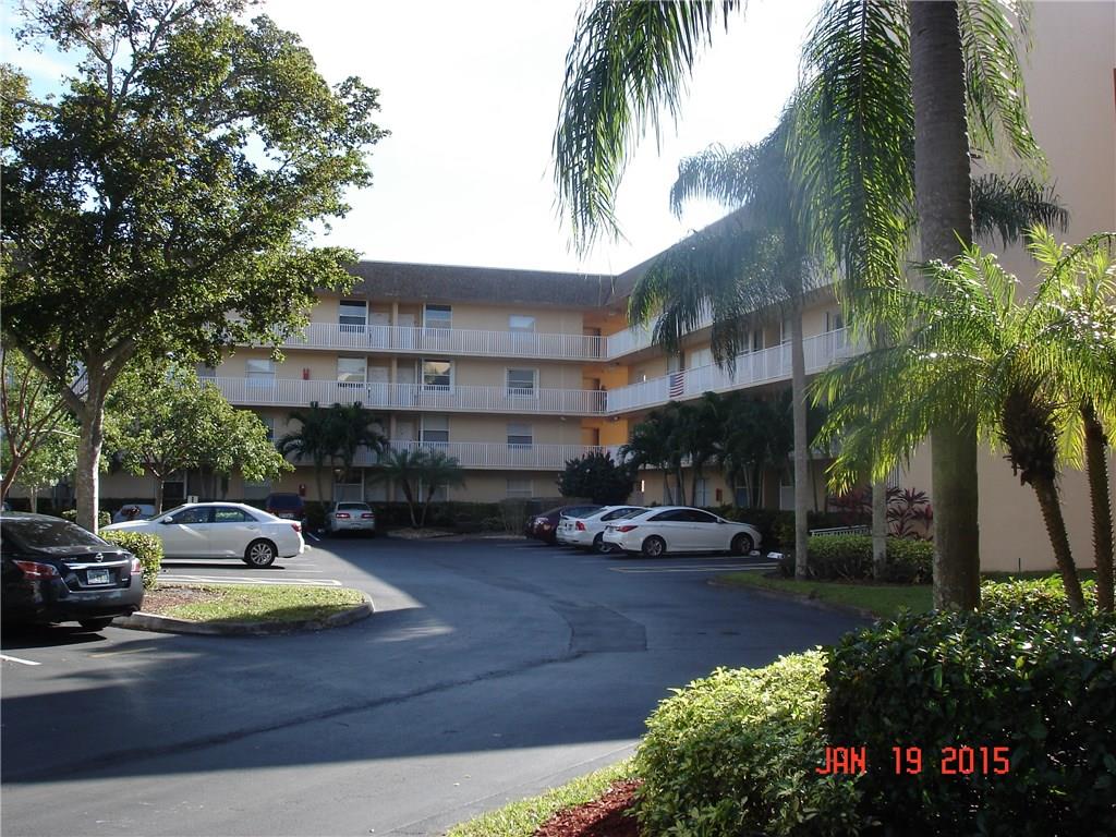 SUNRISE LAKES - Residential