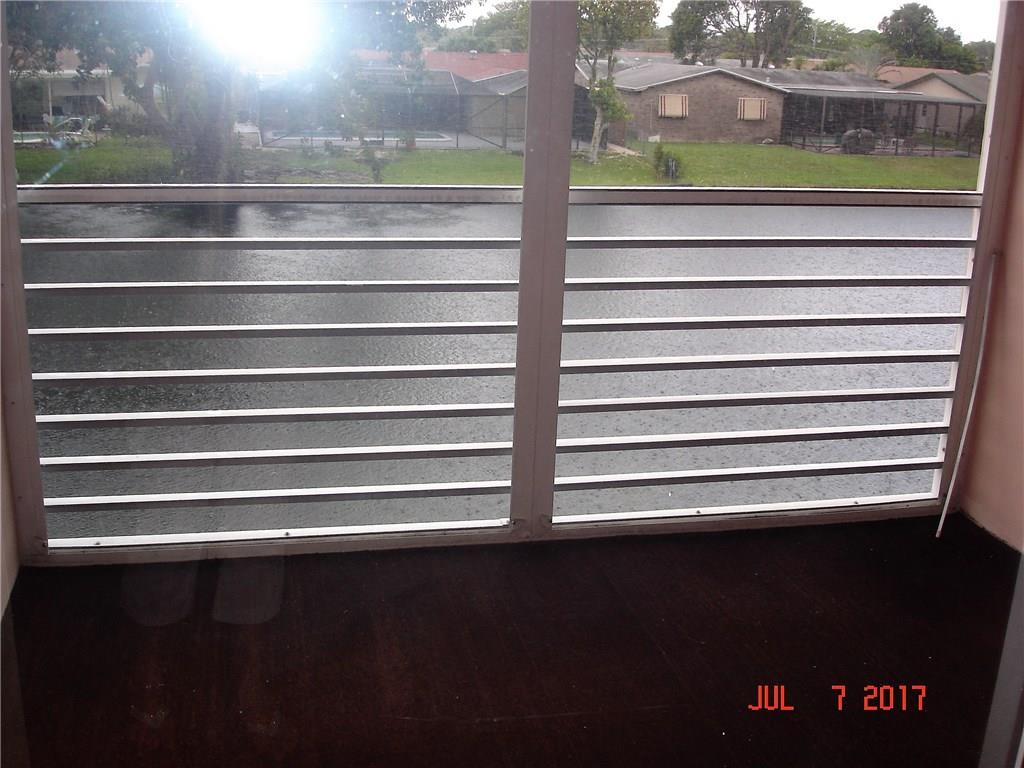 SUNRISE LAKES - Residential