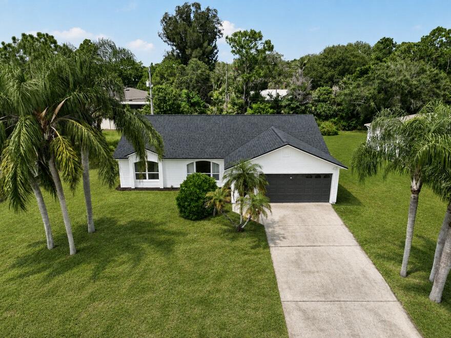 8545 101ST Avenue, Vero Beach, FL, 32967/$299,700 1 8545 101ST Avenue