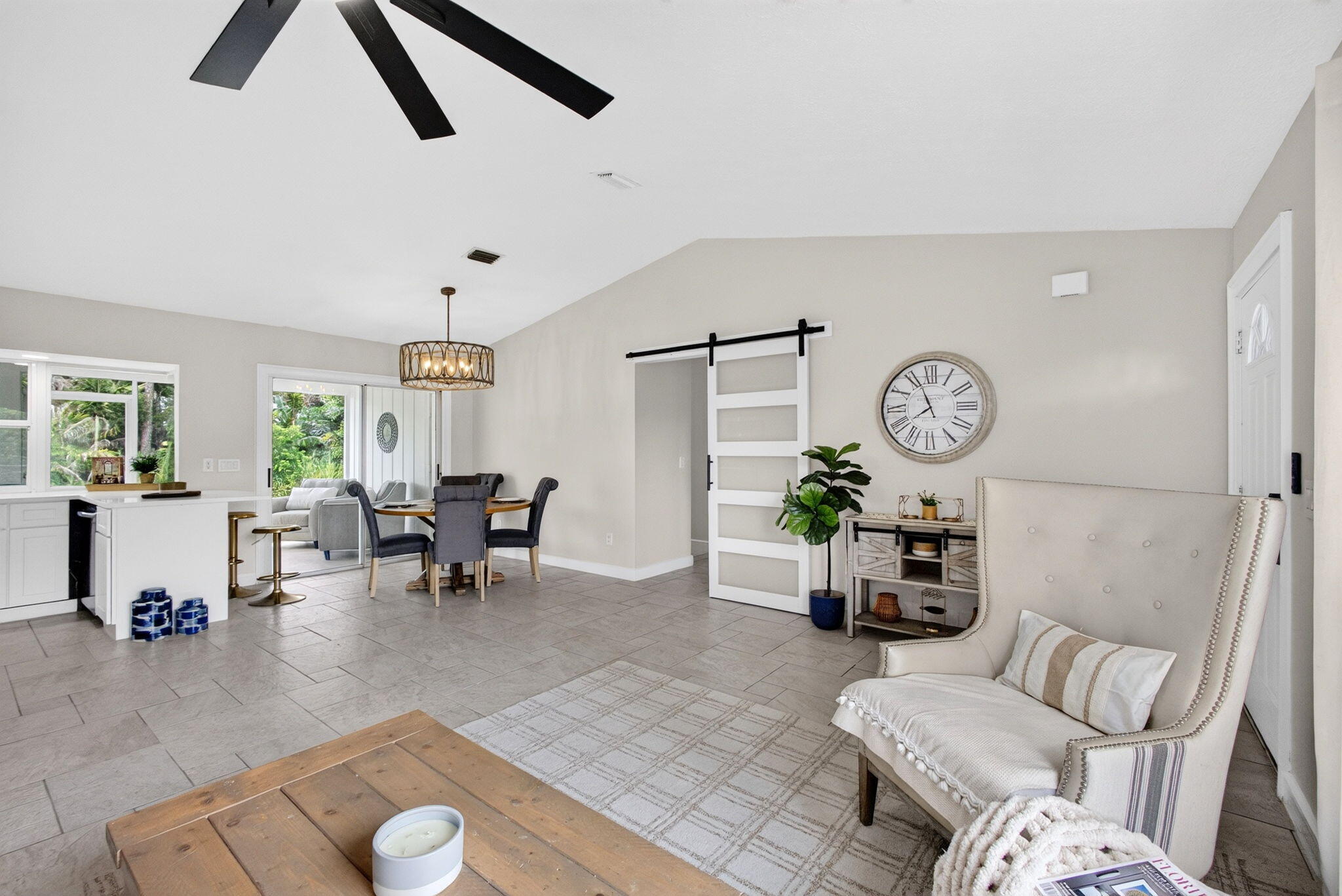 8545 101ST Avenue, Vero Beach, FL, 32967/$299,700 3 8545 101ST Avenue
