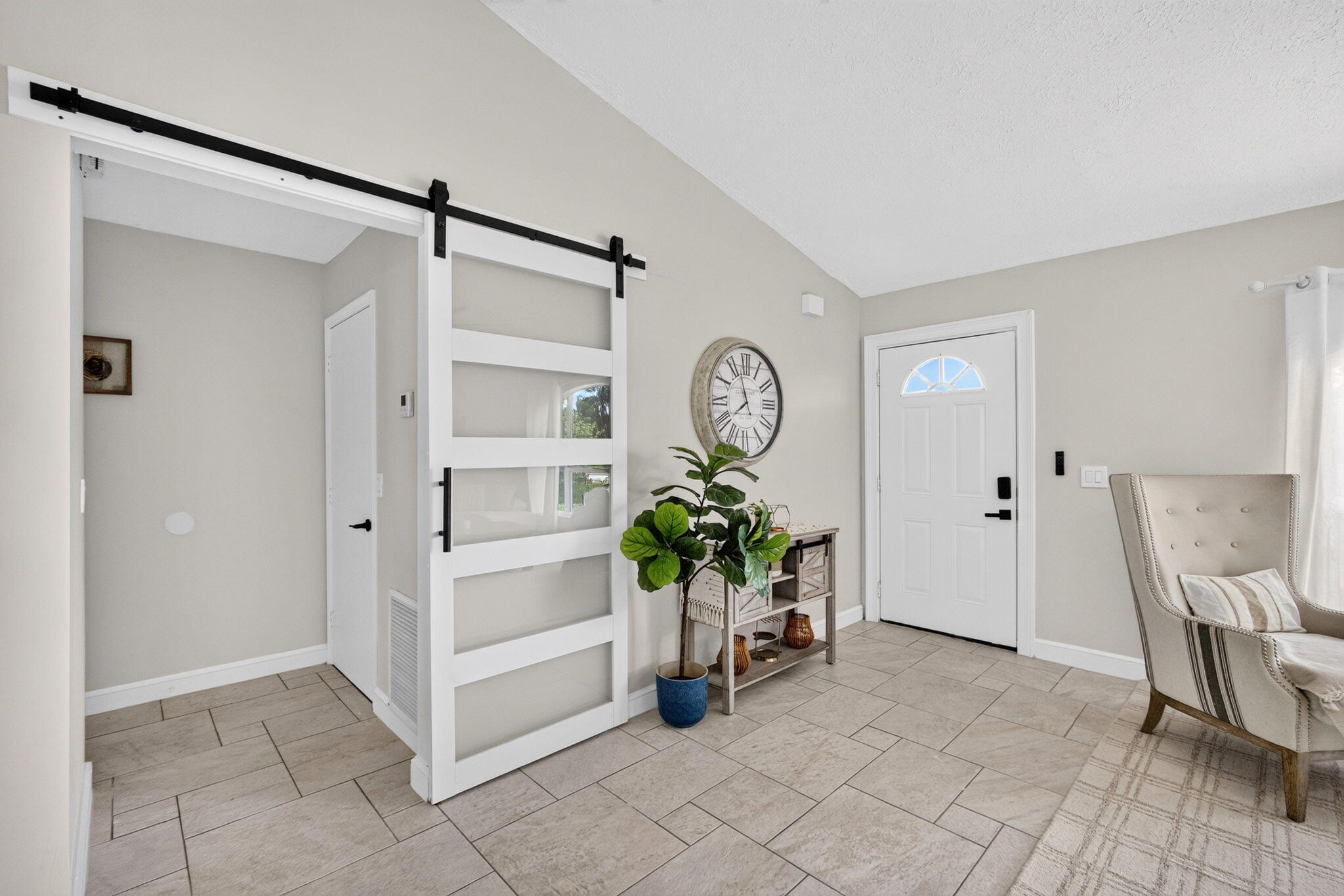 8545 101ST Avenue, Vero Beach, FL, 32967/$299,700 2 8545 101ST Avenue