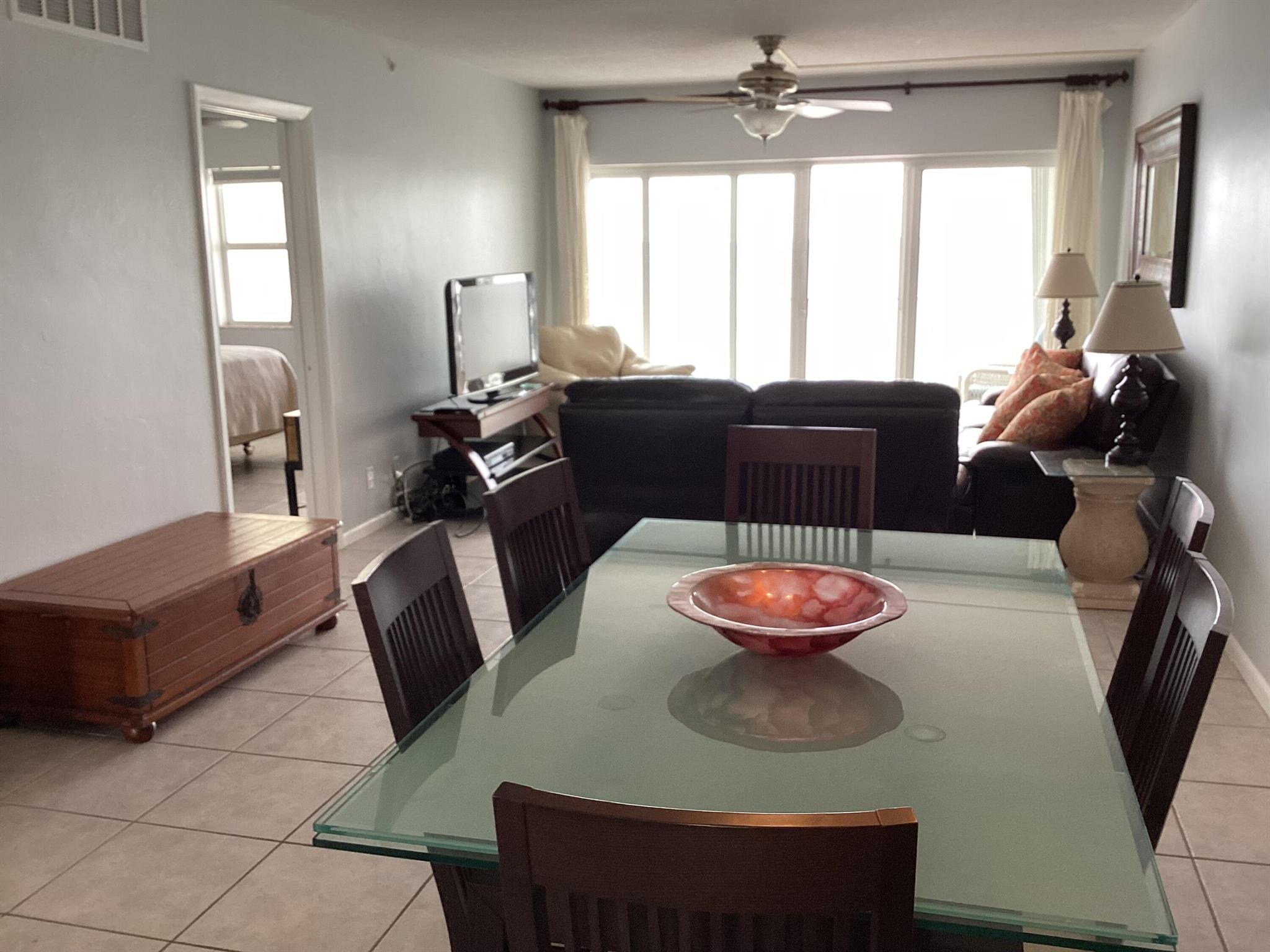 PENTHOUSE TOWERS CONDO - Residential Lease