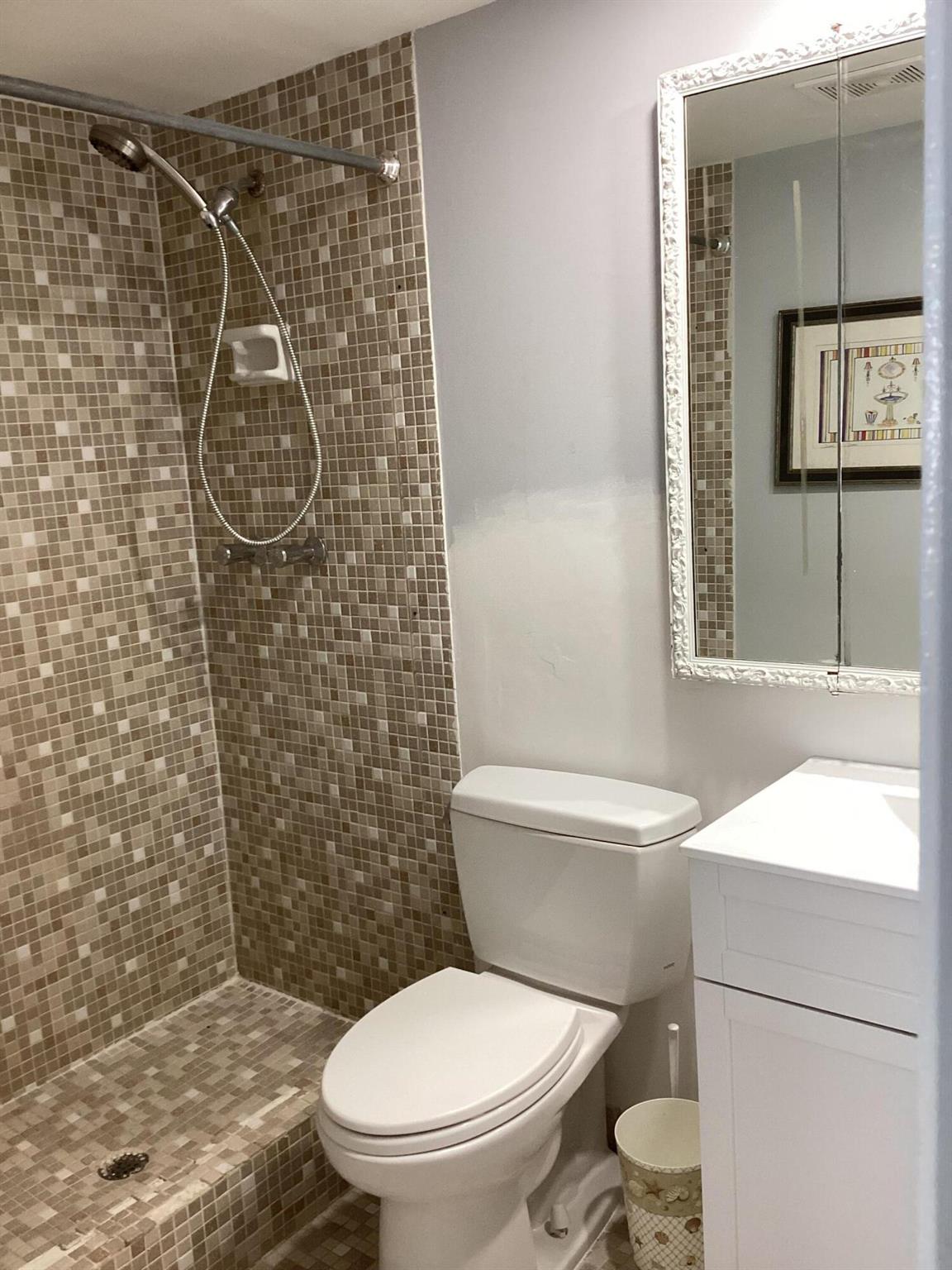 PENTHOUSE TOWERS CONDO - Residential Lease