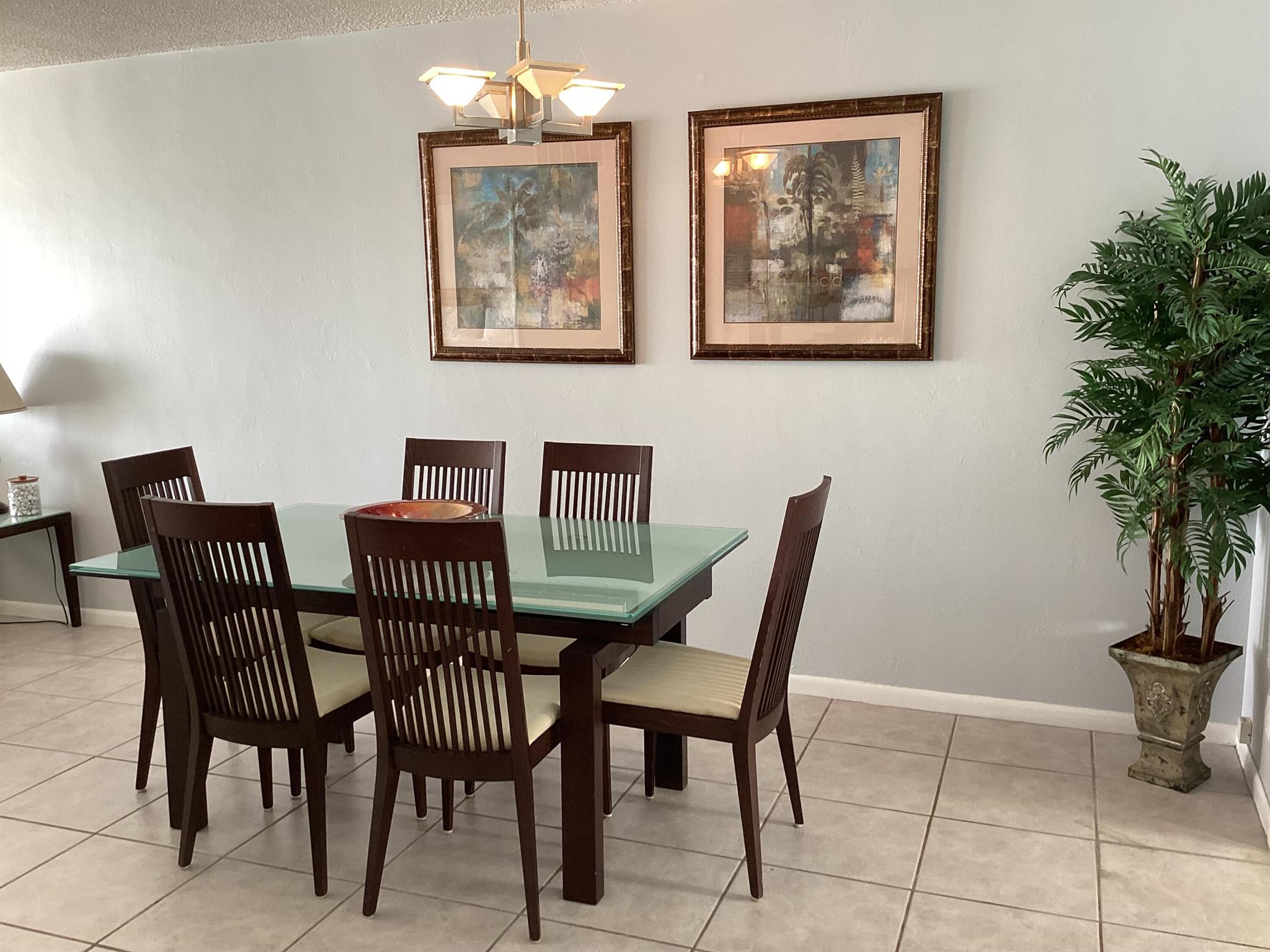 PENTHOUSE TOWERS CONDO - Residential Lease