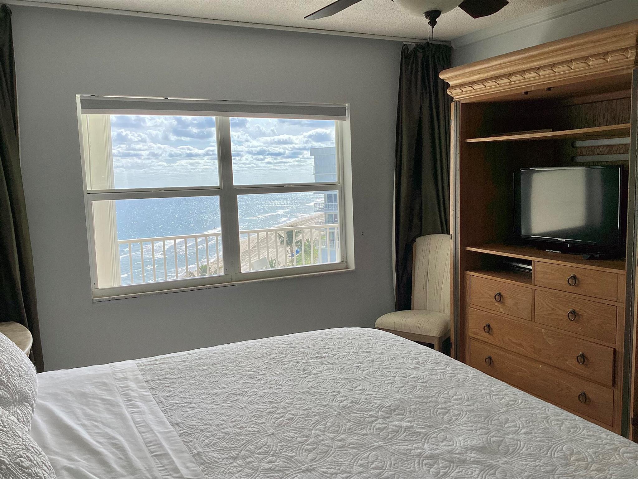 PENTHOUSE TOWERS CONDO - Residential Lease