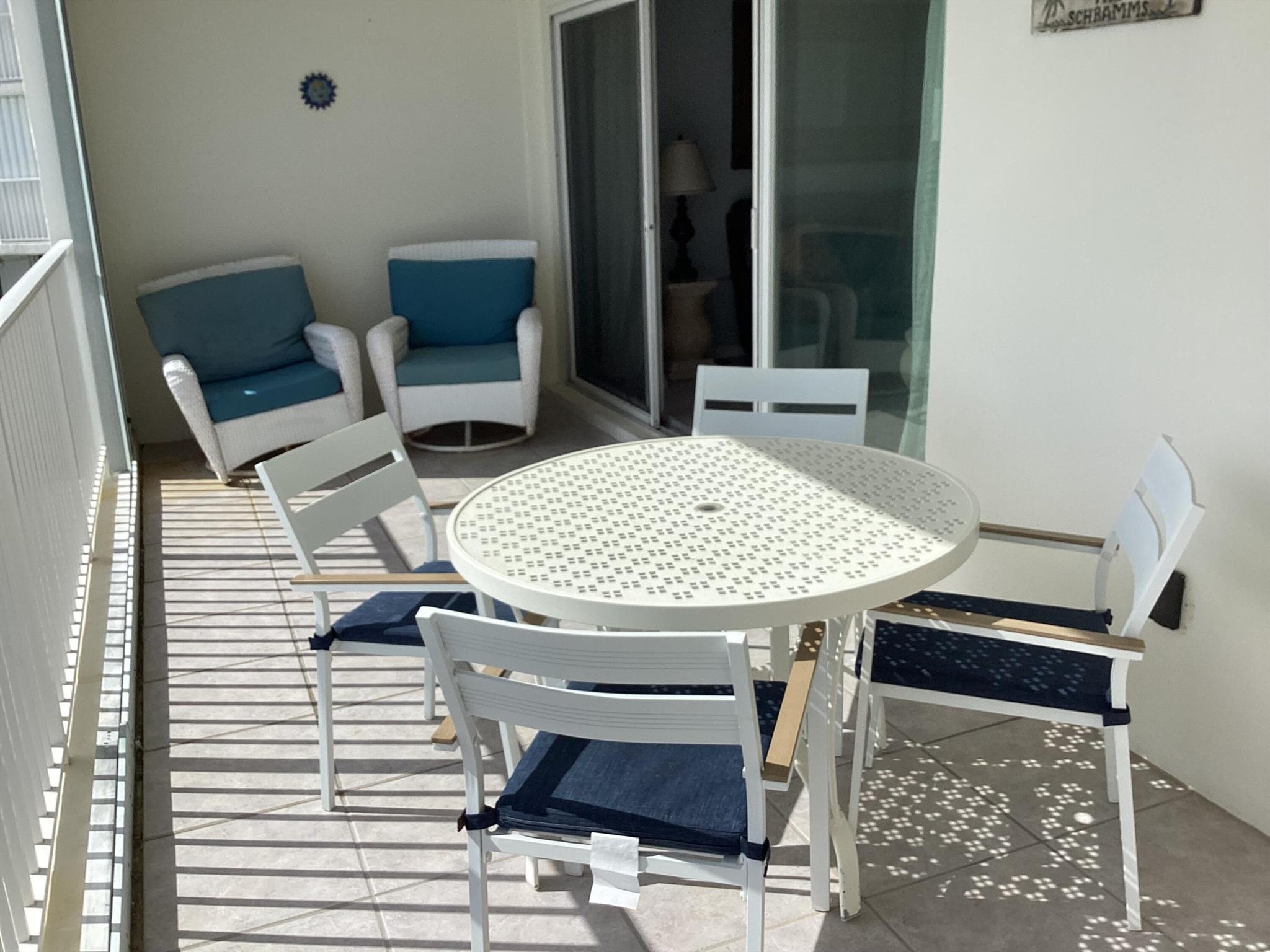 PENTHOUSE TOWERS CONDO - Residential Lease