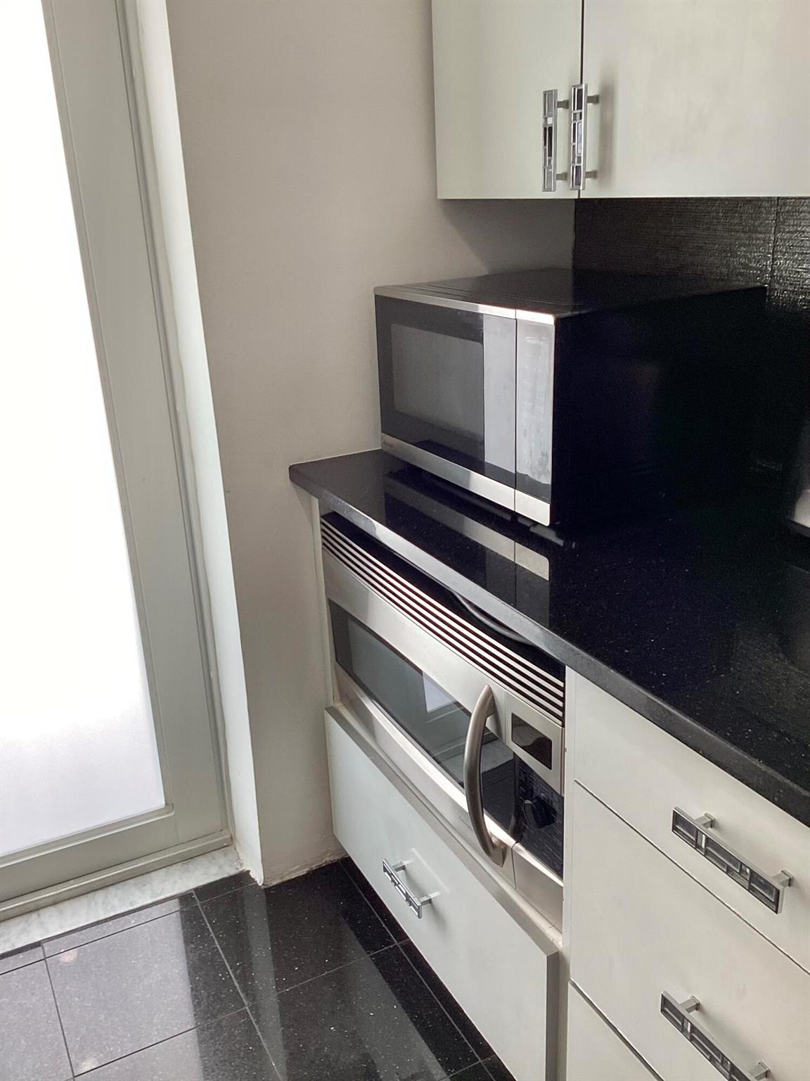 PENTHOUSE TOWERS CONDO - Residential Lease