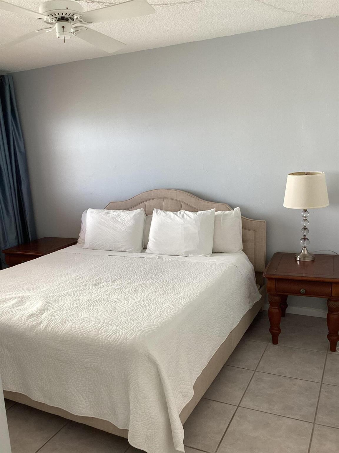 PENTHOUSE TOWERS CONDO - Residential Lease