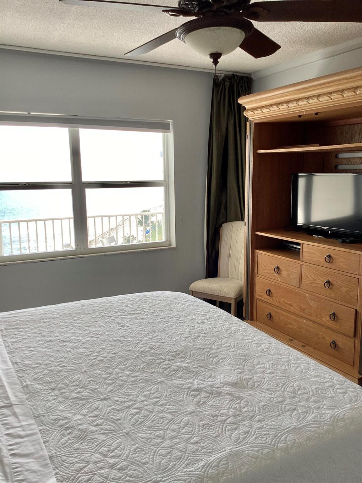 PENTHOUSE TOWERS CONDO - Residential Lease