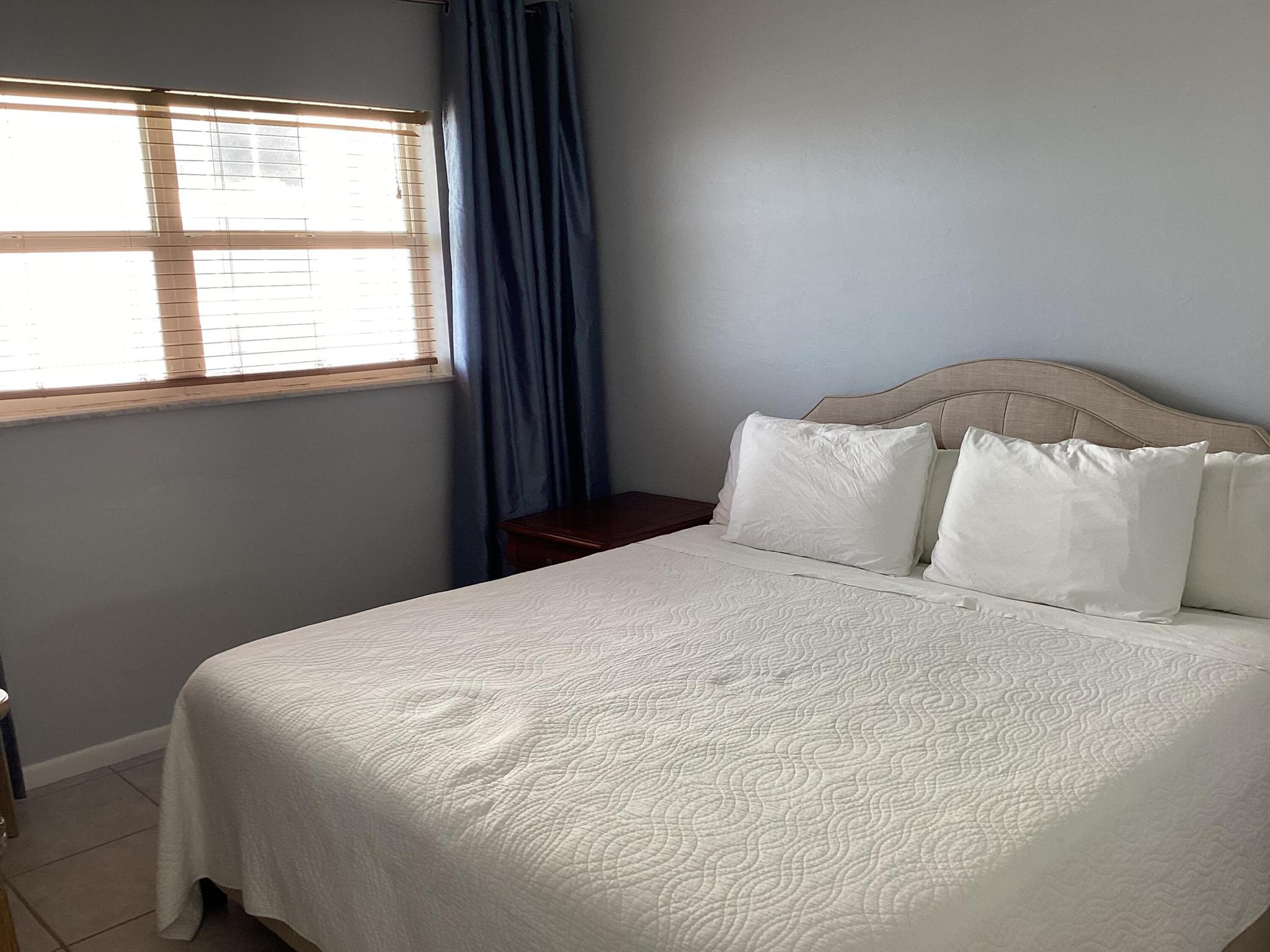 PENTHOUSE TOWERS CONDO - Residential Lease