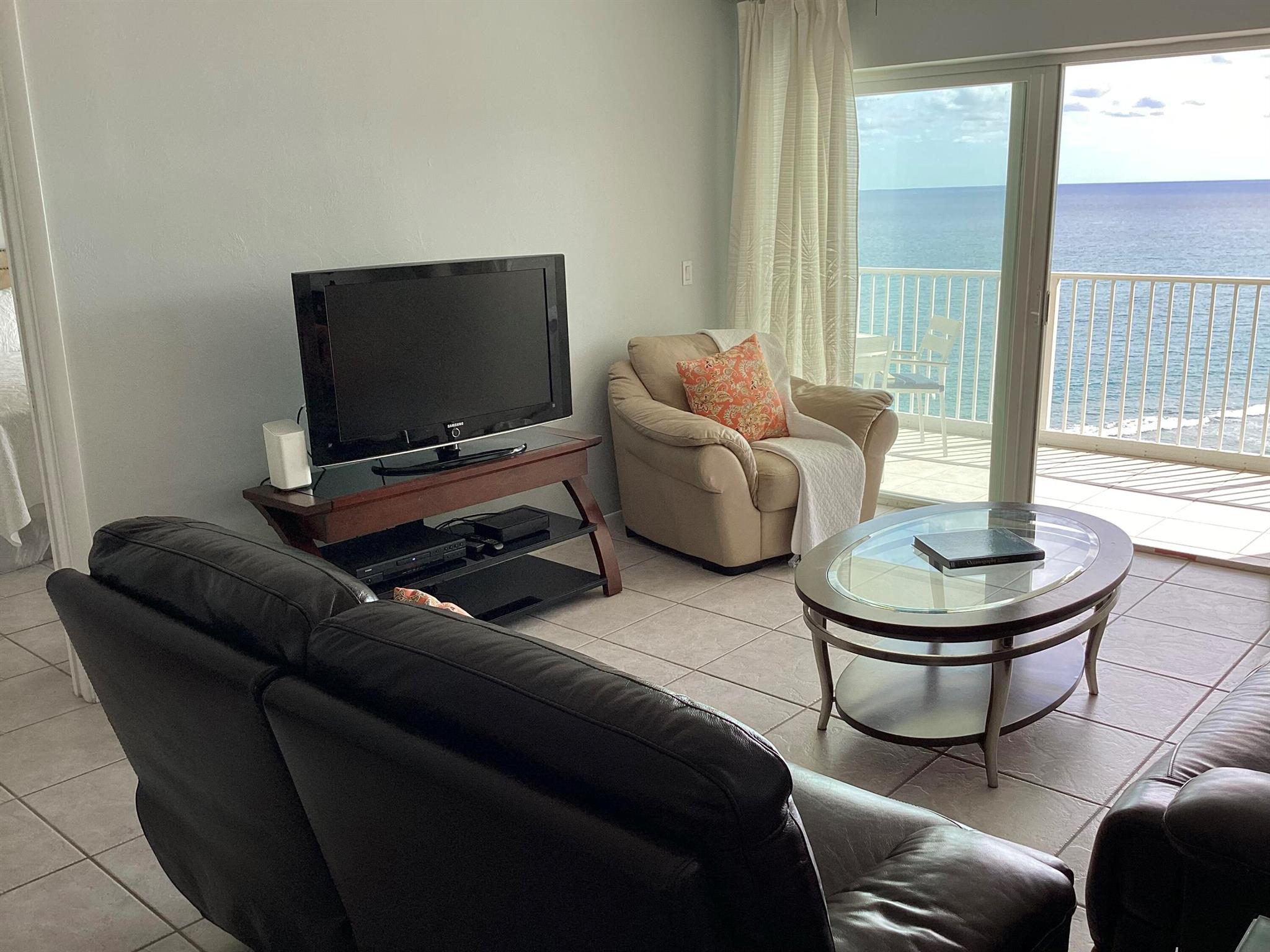 PENTHOUSE TOWERS CONDO - Residential Lease