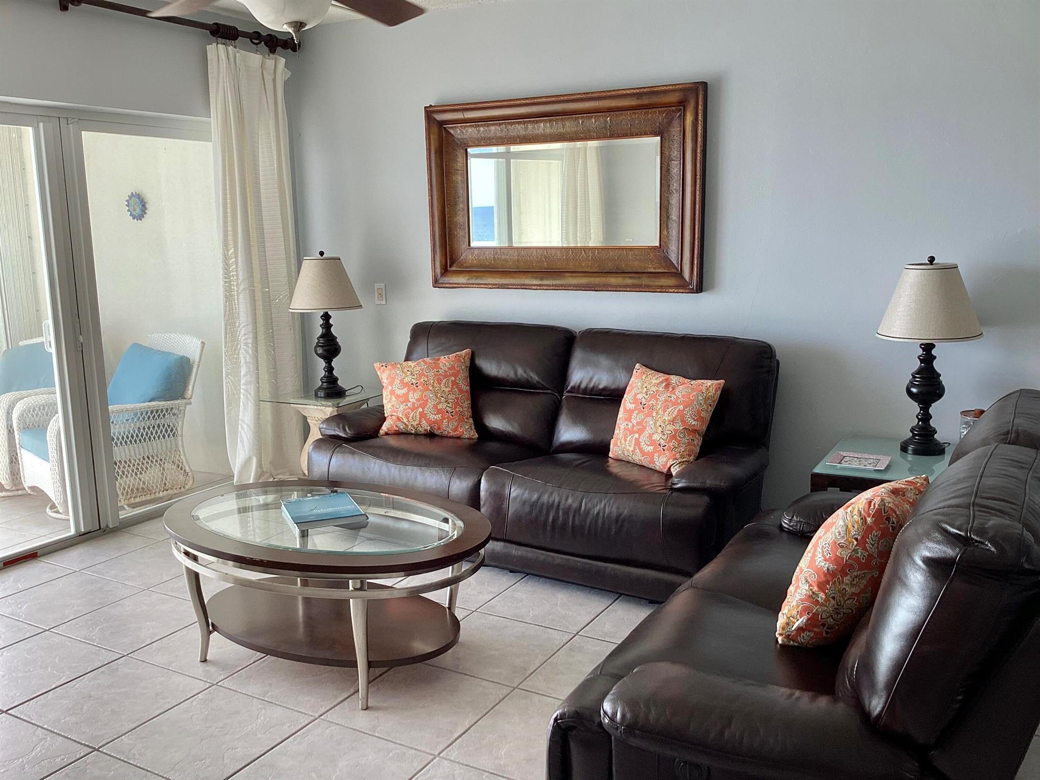 PENTHOUSE TOWERS CONDO - Residential Lease