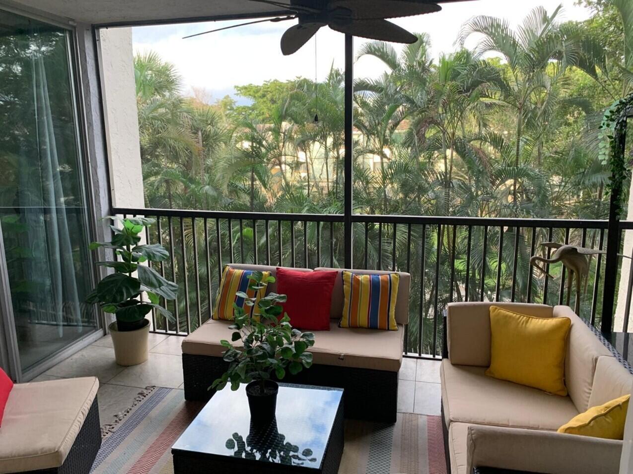 18TH HOLE AT INVERRARY CONDO - Residential