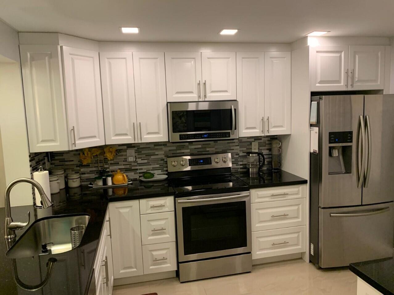 18TH HOLE AT INVERRARY CONDO - Residential