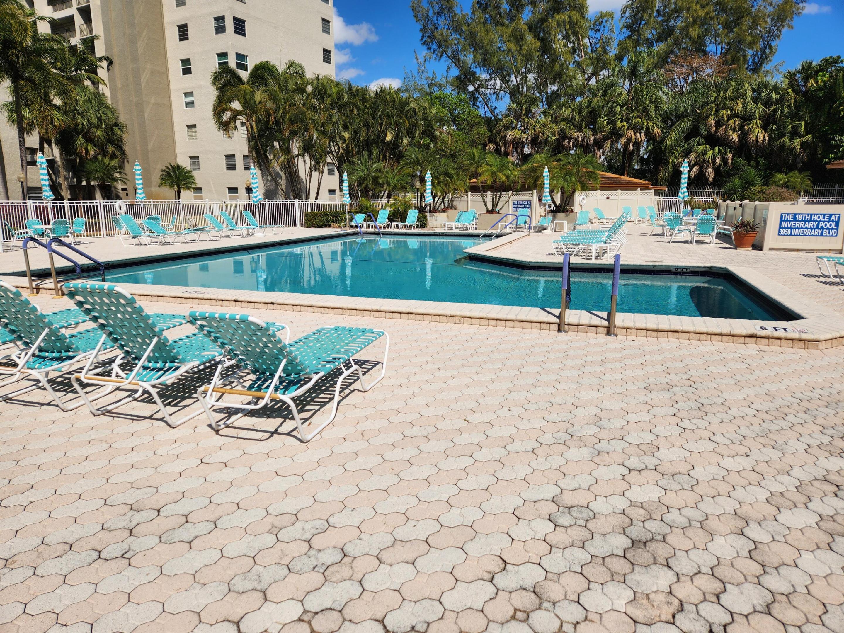 18TH HOLE AT INVERRARY CONDO - Residential