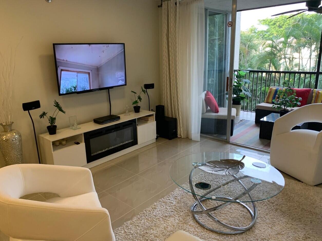 18TH HOLE AT INVERRARY CONDO - Residential