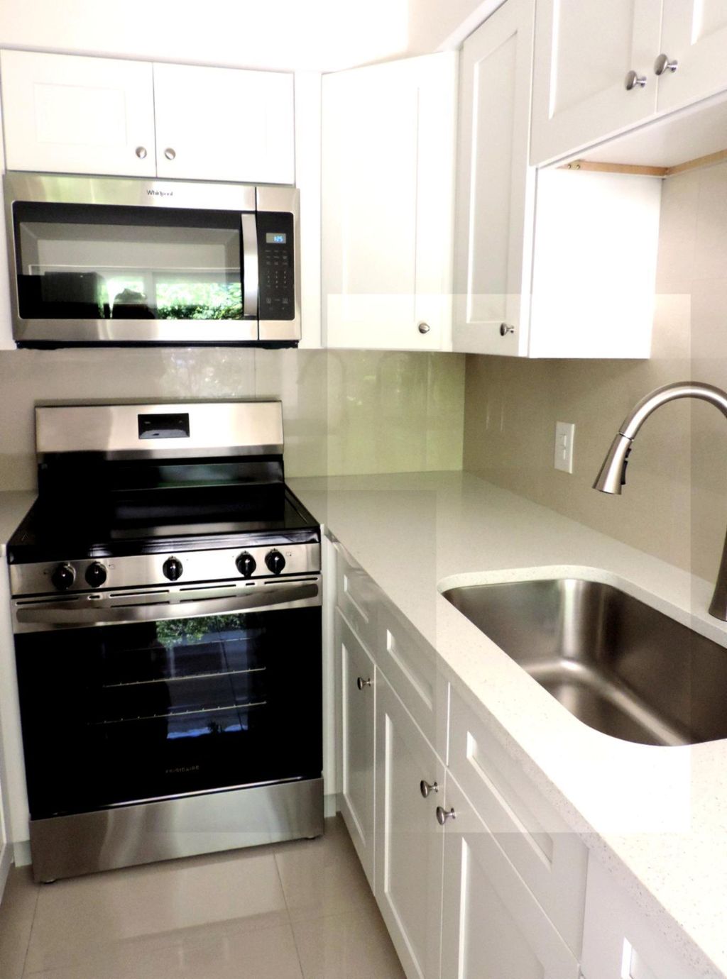 Photo of 1100 NE 25th Avenue, Pompano Beach, FL 33062 (MLS # B26022162)